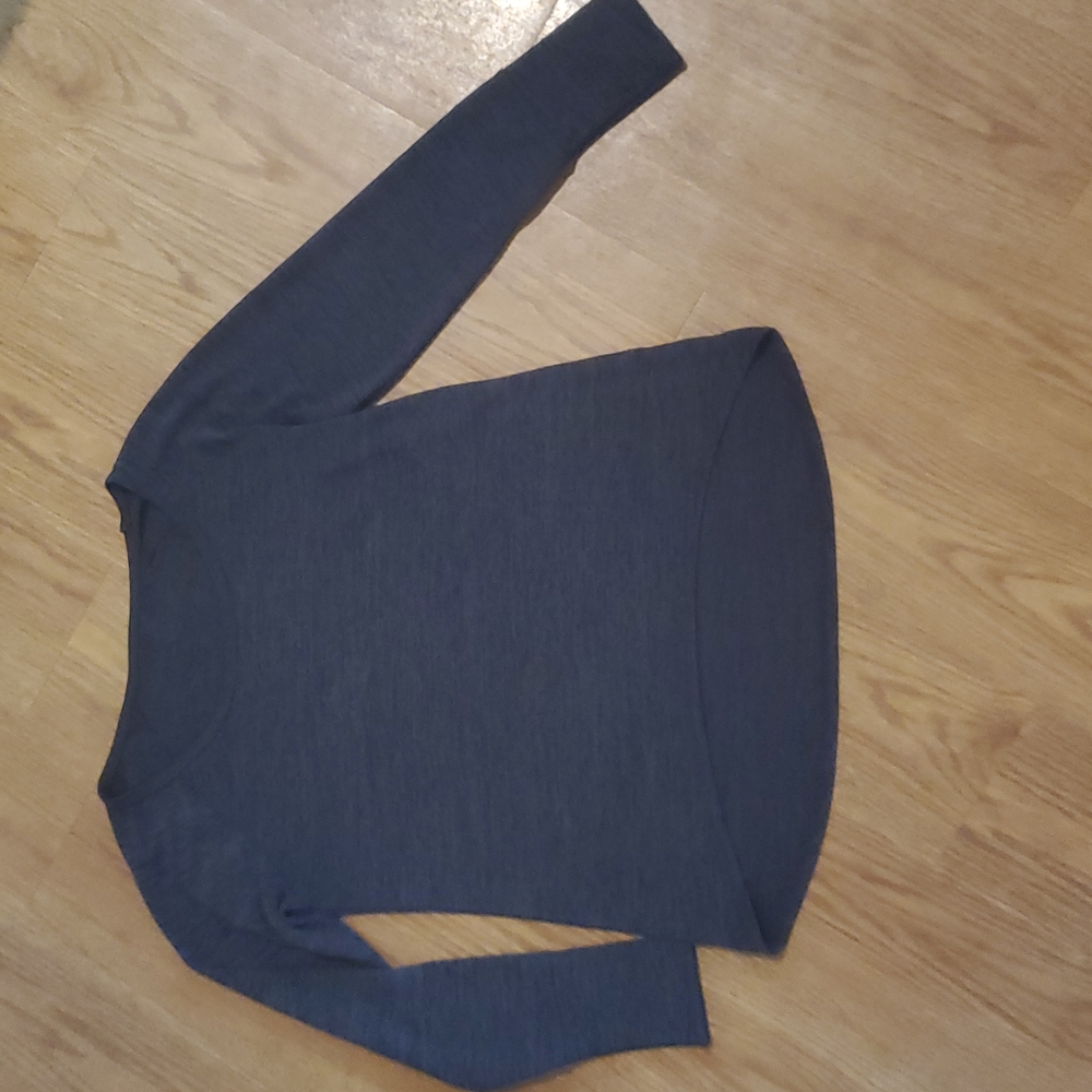 BCG high-low long sleeve top